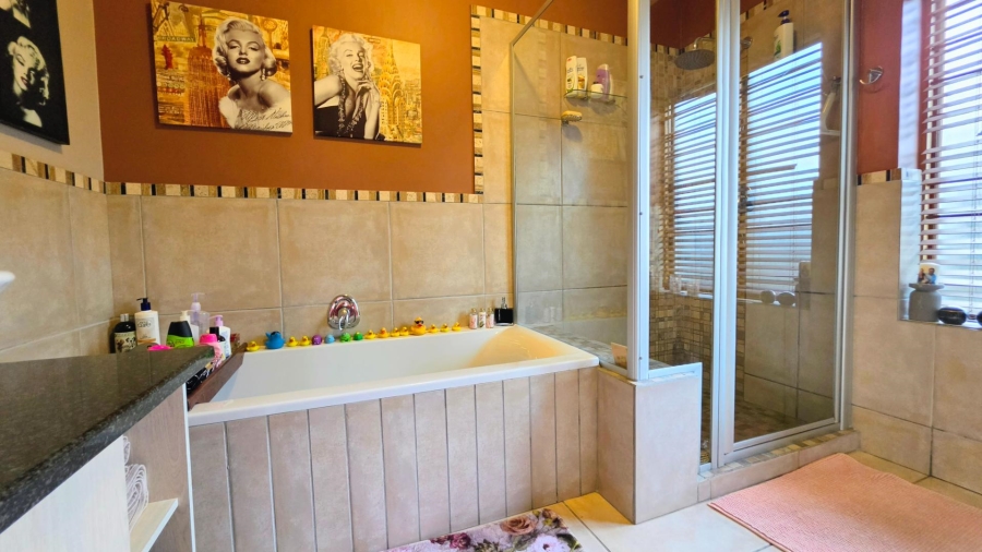 3 Bedroom Property for Sale in Brenton On Lake Western Cape